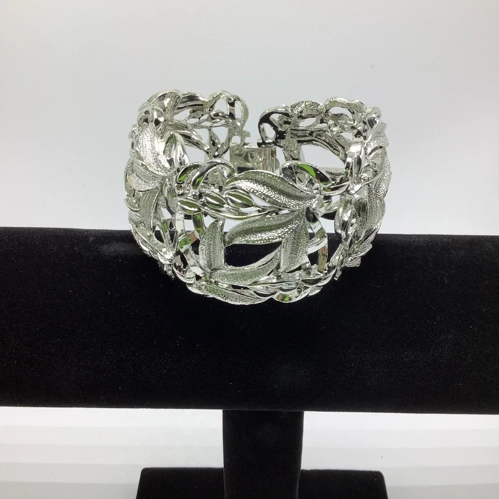 Silver‎ Tone Square Leaf Panel Link Bracelet